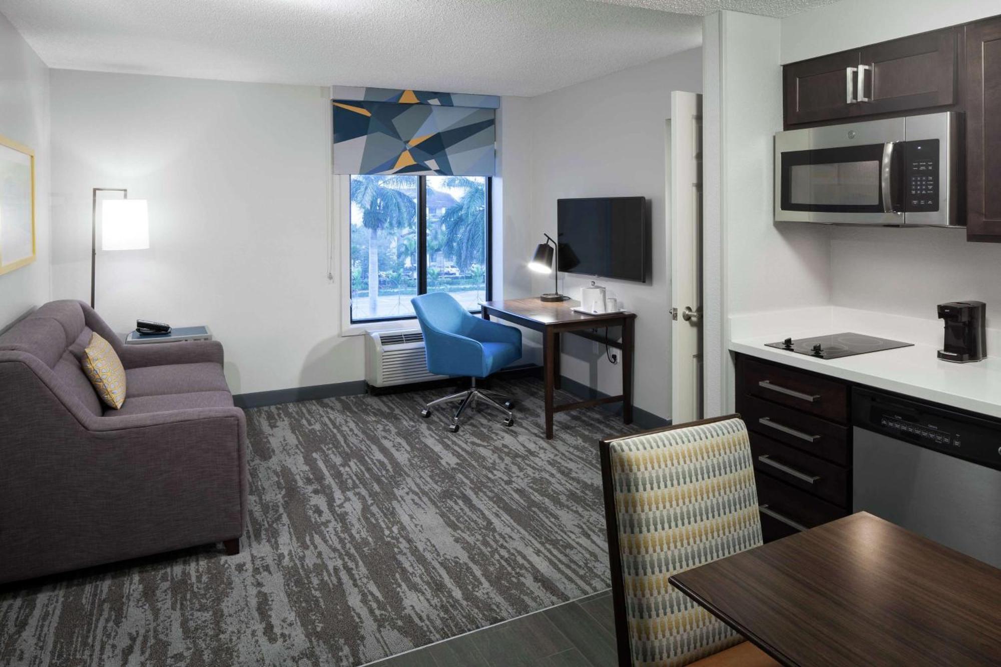 Hampton Inn & Suites Miami-Doral Dolphin Mall Экстерьер фото