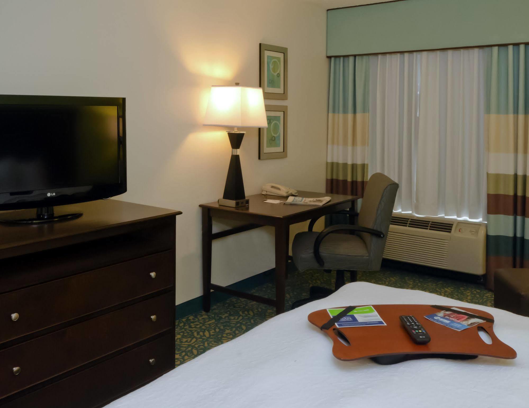 Hampton Inn & Suites Miami-Doral Dolphin Mall Экстерьер фото